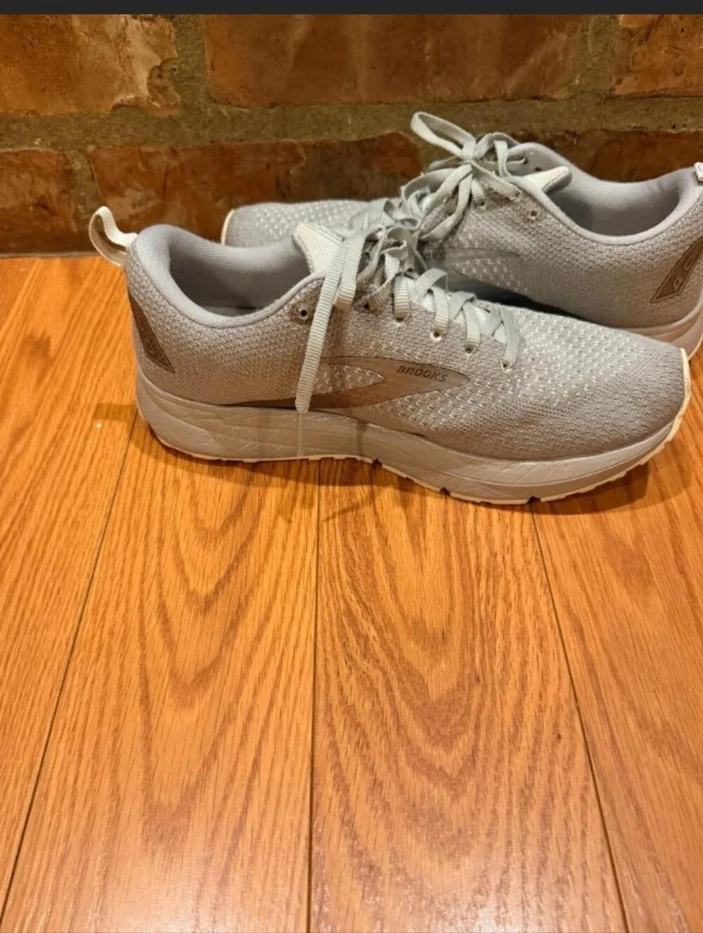 Brooks Revel Silver Gray Glitter Running Shoe 9